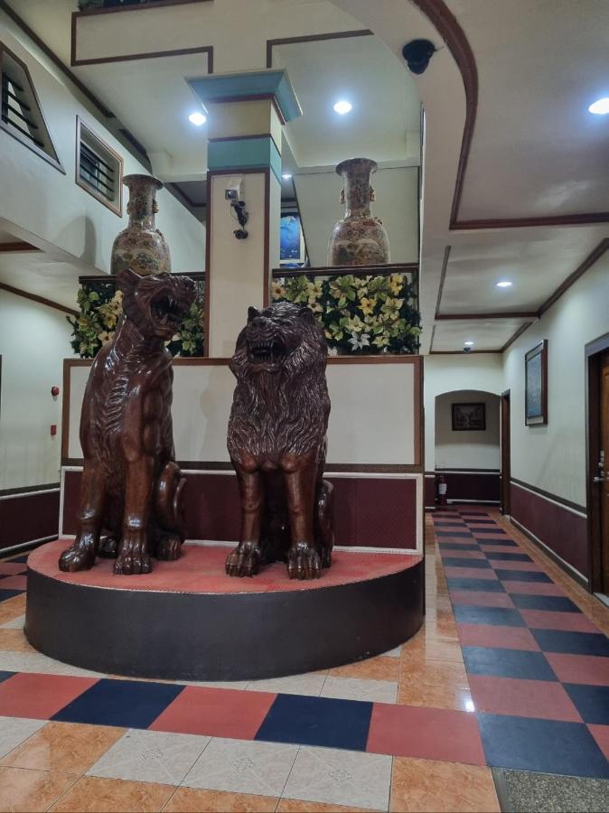 Clark Tiger Hotel Angeles