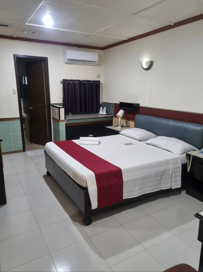 Clark Tiger Hotel