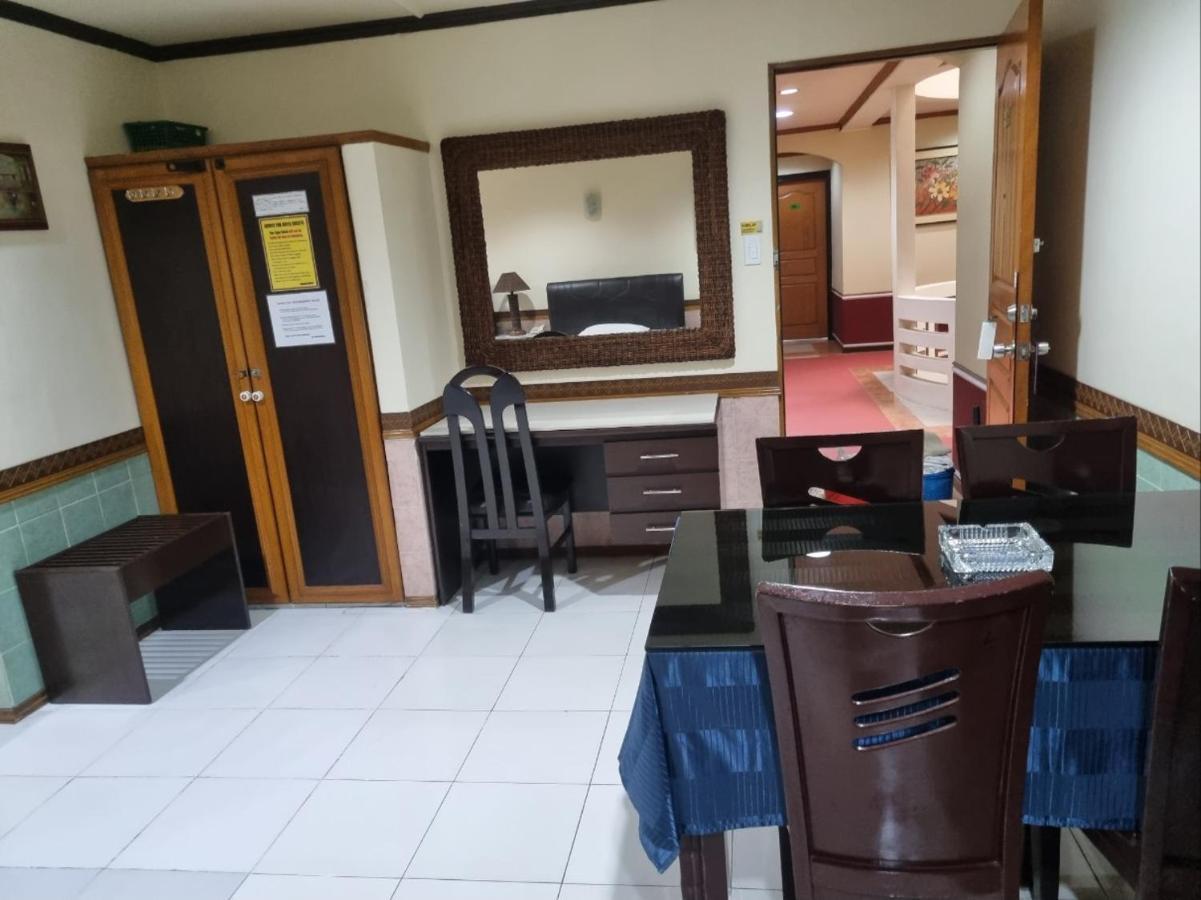 Hotel Clark Tiger